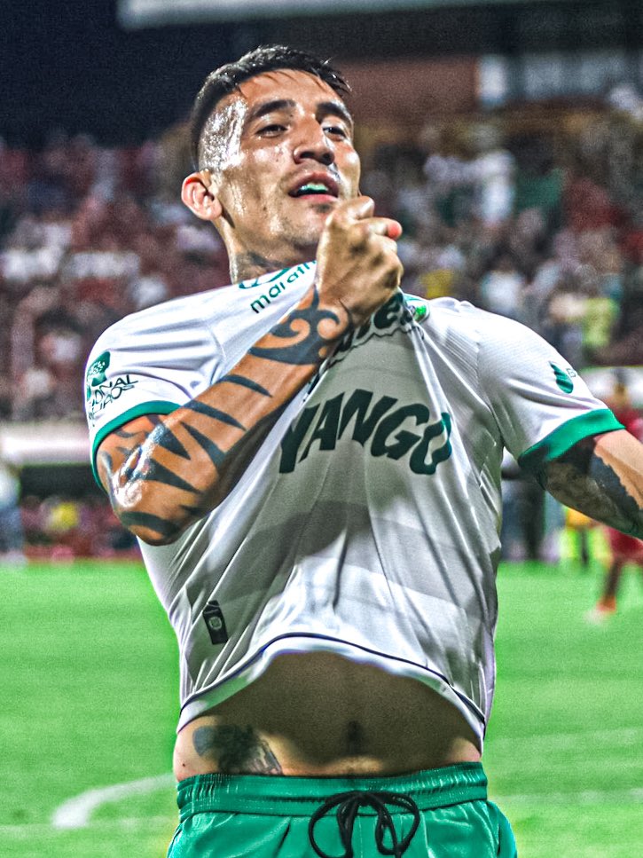 🇦🇷 “LA IDEA ES VOLVER AL FÚTBOL ARGENTINO. QUIERO DEMOSTRAR QUE MI FÚTBOL ES OTRO, SOY MÁS PENSANTE”

👤 Ricardo Centurión, jugador de Oriente Petrolero, en <a href="/Continental590/">Radio Continental AM 590</a>:

“La idea que tengo es volver al fútbol argentino para estar cerca de mi hija, de mi familia, demostrarme