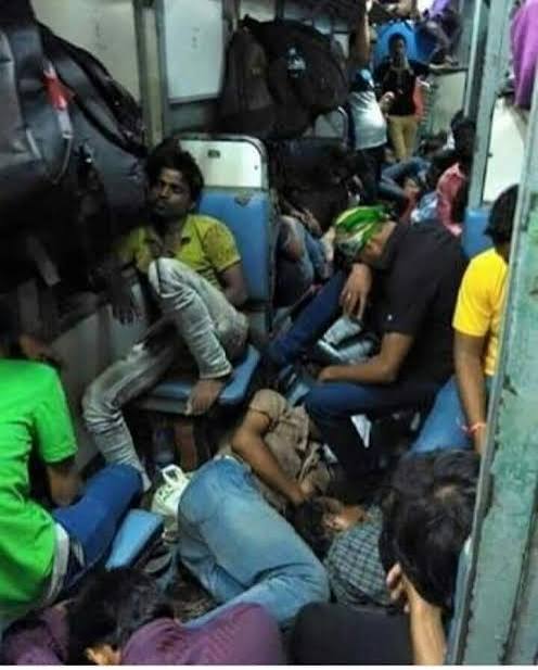470661's tweet photo. Respected @AprajitaSarangi Madam
Poor laborers from Odisha travel to Amritsar, Punjab for employment on the 20807/08 Hirakud Exp.train
which passes through Bhubaneswar. This train runs full three days a week between VSKP To ASR

#please_consider_making_this_train_a_daily_service https://t.co/jdMB3QuqJd