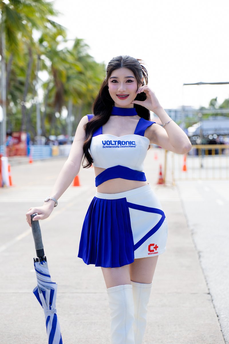 Wrightperterson's tweet photo. バンセーンGP2025 Voltronicレースアンバサダー 2025.07.05
#Voltronic
#BangsaenGrandPrix #BangsaenStreetCircuit
#BGP2025 #TSS2025 #ThailandSuperSeries2025
https://t.co/yrM8j1eQC0
#タイのレース
#レースクイーン #RQ
#レースアンバサダー #RA https://t.co/G6uImr1M68