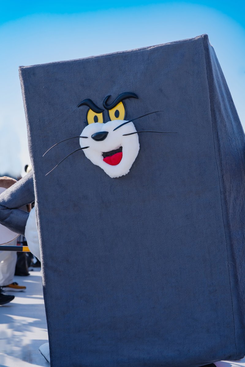 tomozouamerico's tweet image. ［コスプレ］
トムとジェリー
金庫に潰されたトム

こんなに背景潰すコスプレ他にない

P:@shochan0097