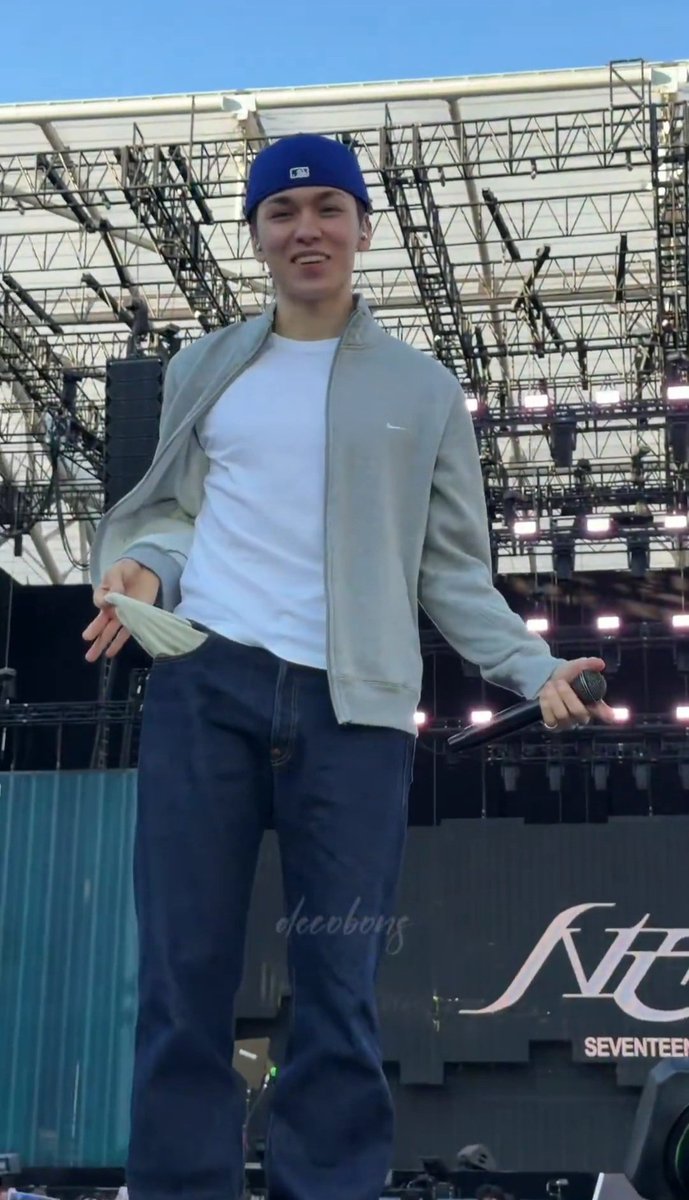 alg0__'s tweet image. 대명문화공장 라이프웨이홀에서 40600원 내고 보던 그시절로 돌아가자