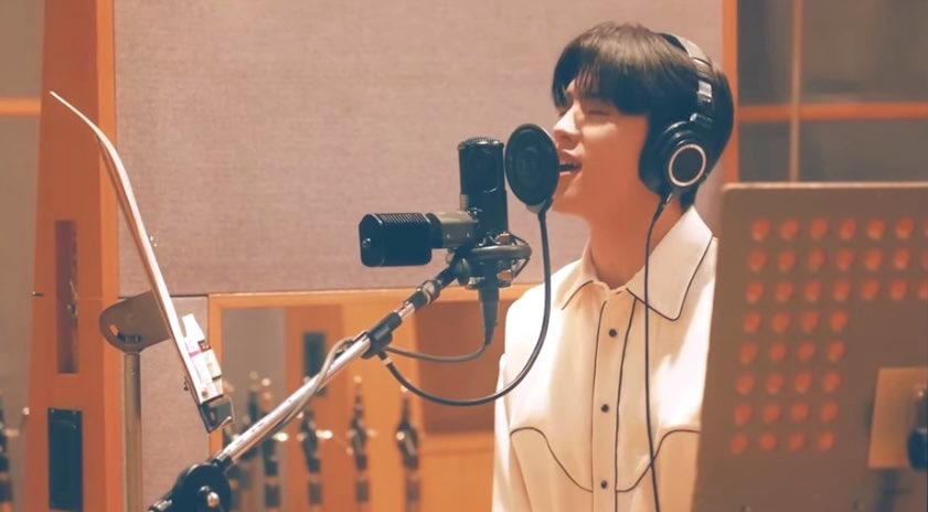 \ 𝚊 𝚢 𝚞 / tweet media