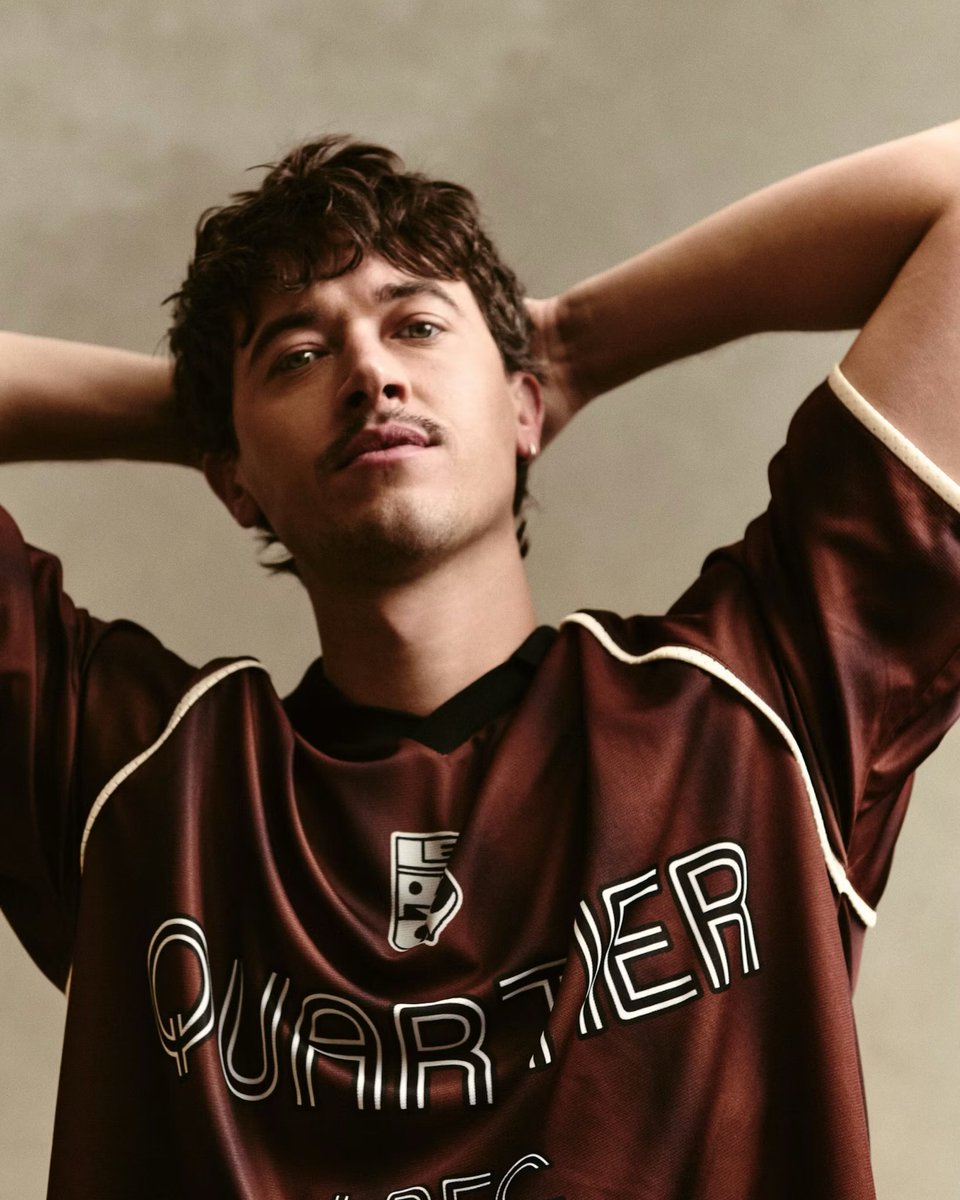 FilmUpdates's tweet image. Tom Blyth photographed by Arturo Alcala for Bustle

🔗: bustle.com/entertainment/…