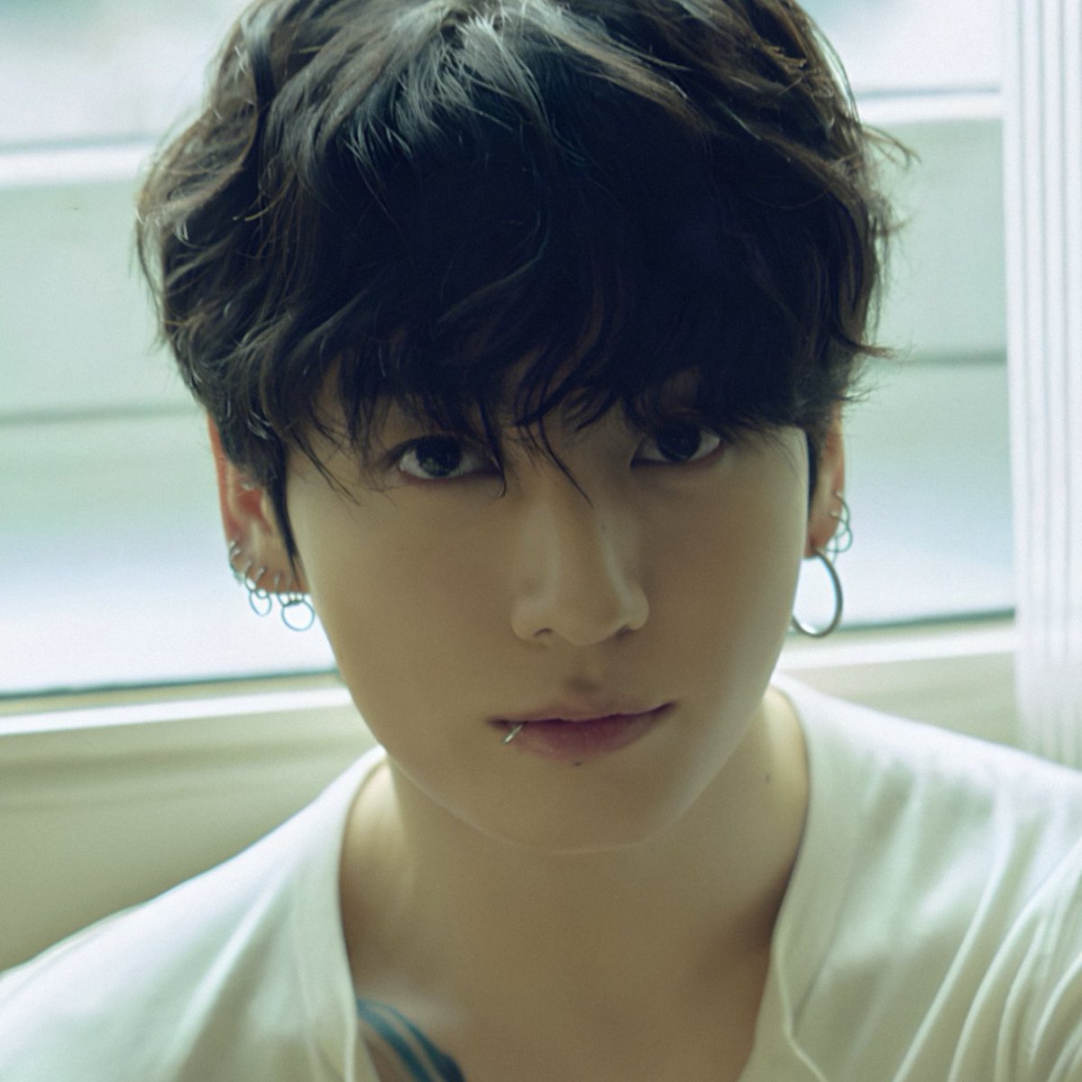 dreamjeons's tweet photo. soft parisian boy for chanel… hot new yorker for calvin klein… https://t.co/OpwKosvx5d