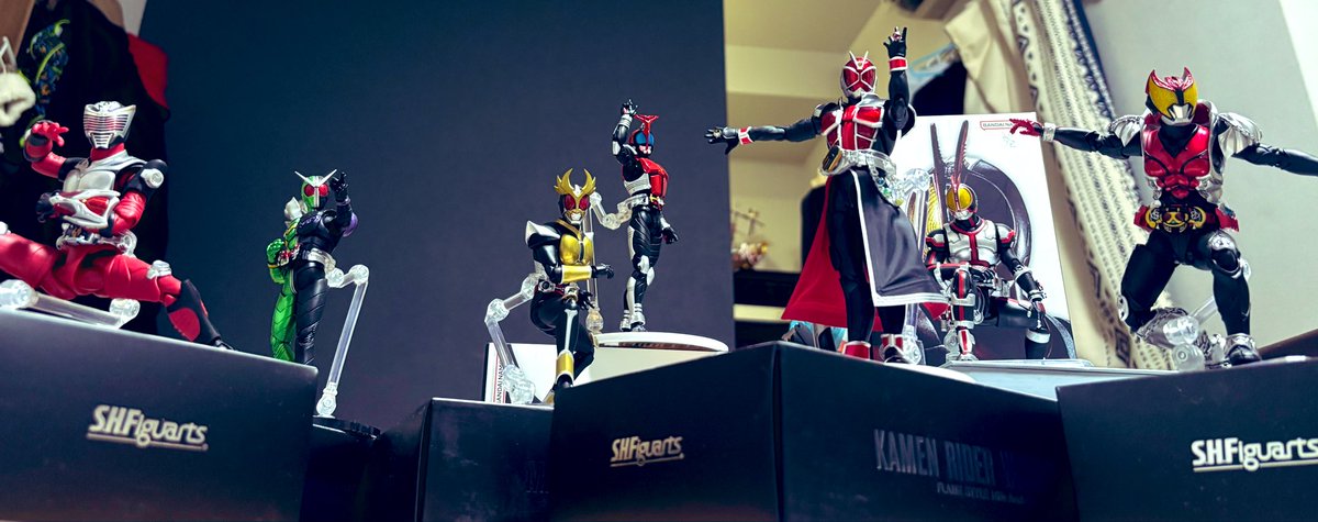 高岩成二さんが演じた、仮面ライダーの真骨頂を、持ってるだけかっこよく並べてみました👀
#仮面ライダー
#仮面ライダーアギト
#仮面ライダー龍騎
#仮面ライダー555
#仮面ライダーカブト
#仮面ライダーキバ
#仮面ライダーダブル
#仮面ライダーウィザード
#高岩成二
#真骨頂製法