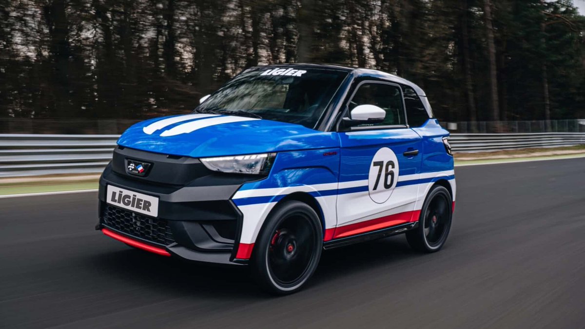 AR12Gaming's tweet image. BREAKING: A new Nürburgring lap record has been set… 

The Ligier JS50, a diesel microcar with a mind blowing 8 horsepower. Yes, just 8. 

It lapped the Nürburgring in 28 minutes and 25.8 seconds, setting the slowest official time ever.