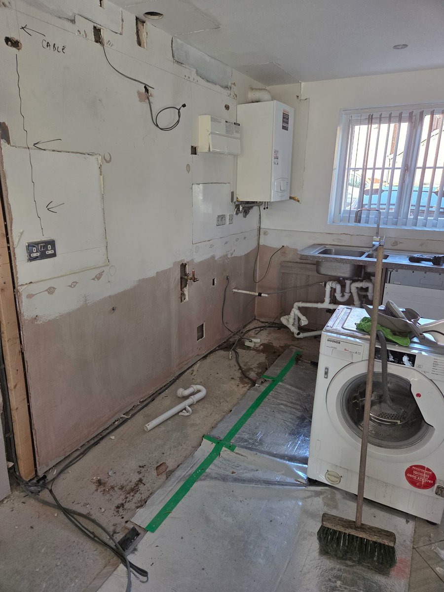 DirectKitchens1's tweet image. Here at Direct Kitchens, we take the stress out of getting a new kitchen 👏

 We handle everything for you! From removal and plumbing to electrics and even painting, you can sit back and relax knowing your project is in safe hands. 

Enquire today 👉 bit.ly/49qZK76