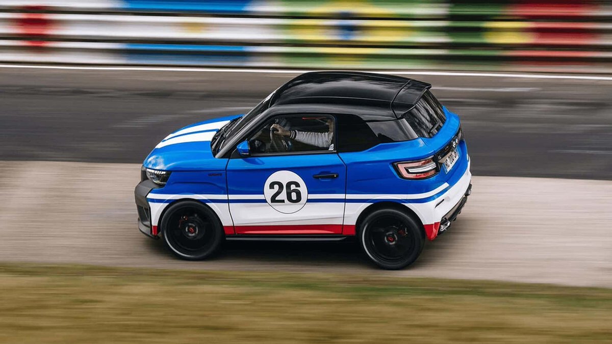 AR12Gaming's tweet image. BREAKING: A new Nürburgring lap record has been set… 

The Ligier JS50, a diesel microcar with a mind blowing 8 horsepower. Yes, just 8. 

It lapped the Nürburgring in 28 minutes and 25.8 seconds, setting the slowest official time ever.