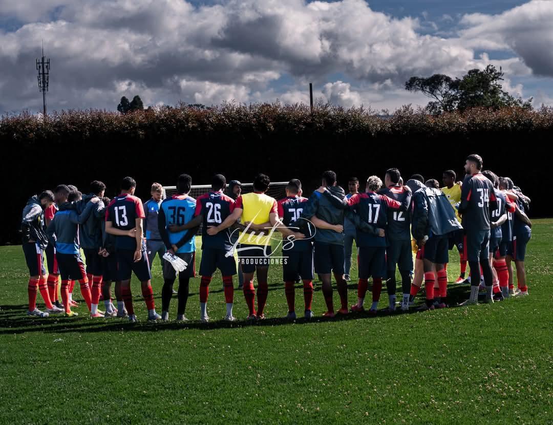 Esta es la nomina que utilizará Risueño para su segundo partido amistoso.
<a href="/DeporPasto/">Asociación Deportivo Pasto</a> 🆚 Internacional de Bogotá
Banguera 
Goyes, Velasco, Torijano, Gil 
Mancilla, Chaves, Caicedo
Perlaza, Micolta, Morelo