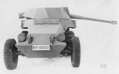 AdeptusArkain's tweet image. The German 7.5cm Selbstfahrlafette L/40.8 Modell 1/2.

Using a 7.5cm Rheinmetall-Borsig anti-tank gun it was to be mounted on the Bussing-NAG BN10H halftrack. While each prototype varied they had a crew of 4, were roughly 6.08t and could go 60kmh.