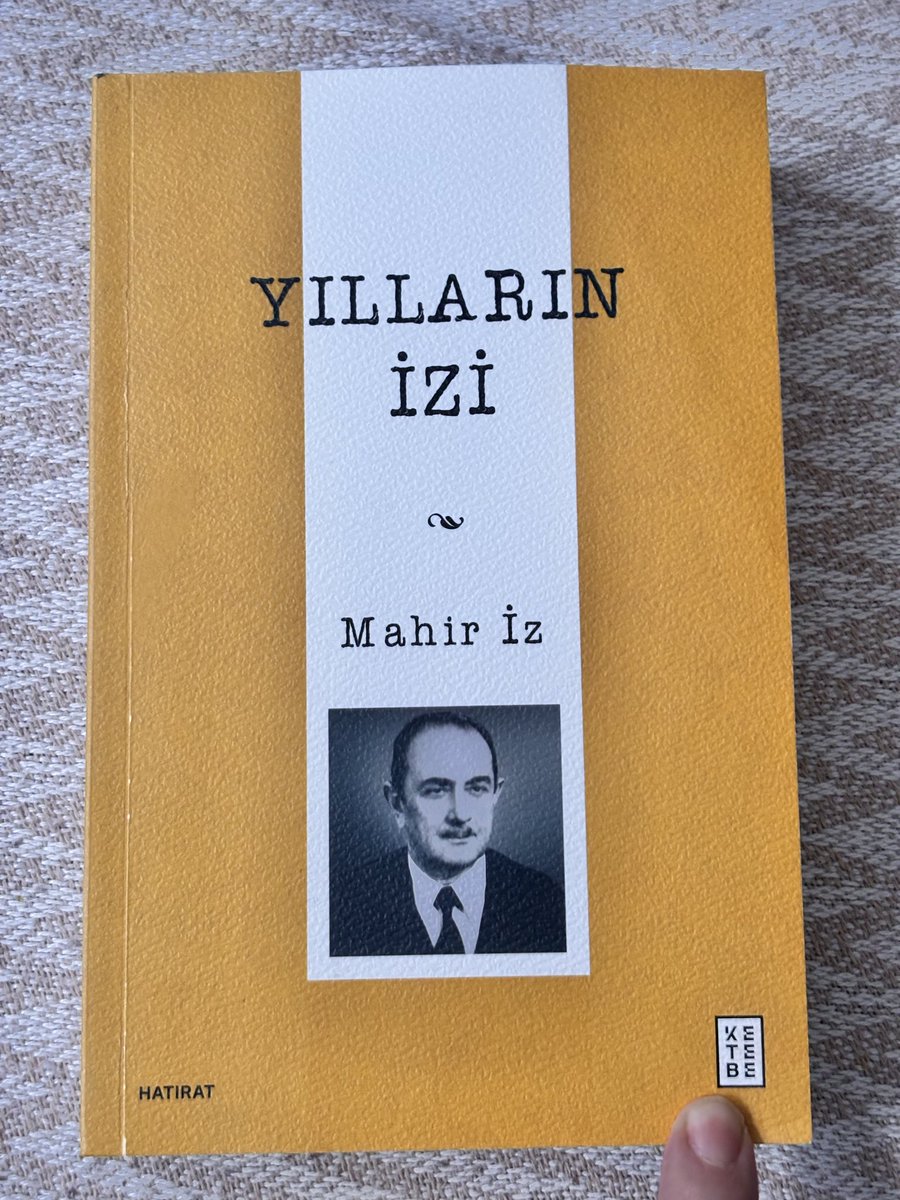 Bu sene okuduğum ilk kitap Yılların İzi. Mahir İz daha fazla yazsaydı dediğim bir kitap oldu. Tanık olduğu döneme ait anılar olsun birlikte mesai yaptığı veya tanıdığı birçok ünlü simayla ilgili vermiş olduğu bilgiler olsun çok değerli edebiyat ve yakın tarihimiz için. <a href="/ketebe/">Ketebe</a>