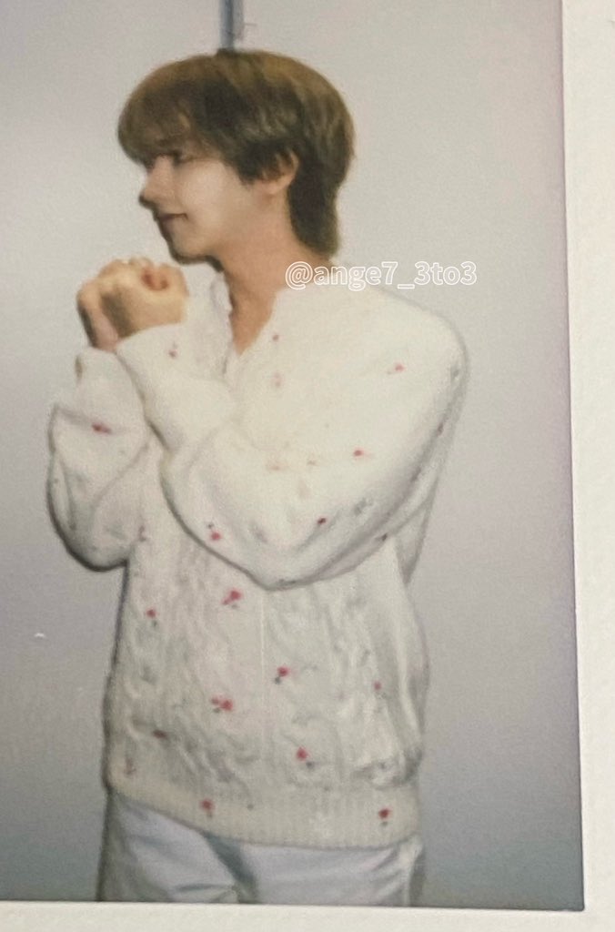 julyyfirst's tweet image. งืม สื่อสารท่าโพสต์กันพลาดนิดหน่อย สตาฟโวยวายเลย ทั้ง op ทั้งอินจุนตกกะใจกันหมด ละก็กดแชะตอนที่แบบว่ายังไม่ทันจะได้ตั้งตัว เตรียมใจ โพสต์ท่าอะไรเลยทำนองนั้น รูปอินจุนที่ได้ก็ประมาณนี้🥺🥺 กำมือสองข้างพร้อมกับทำหน้าแบบนิ สุดแสนจะเอ็นดูT-T

cr. ange7_3to3