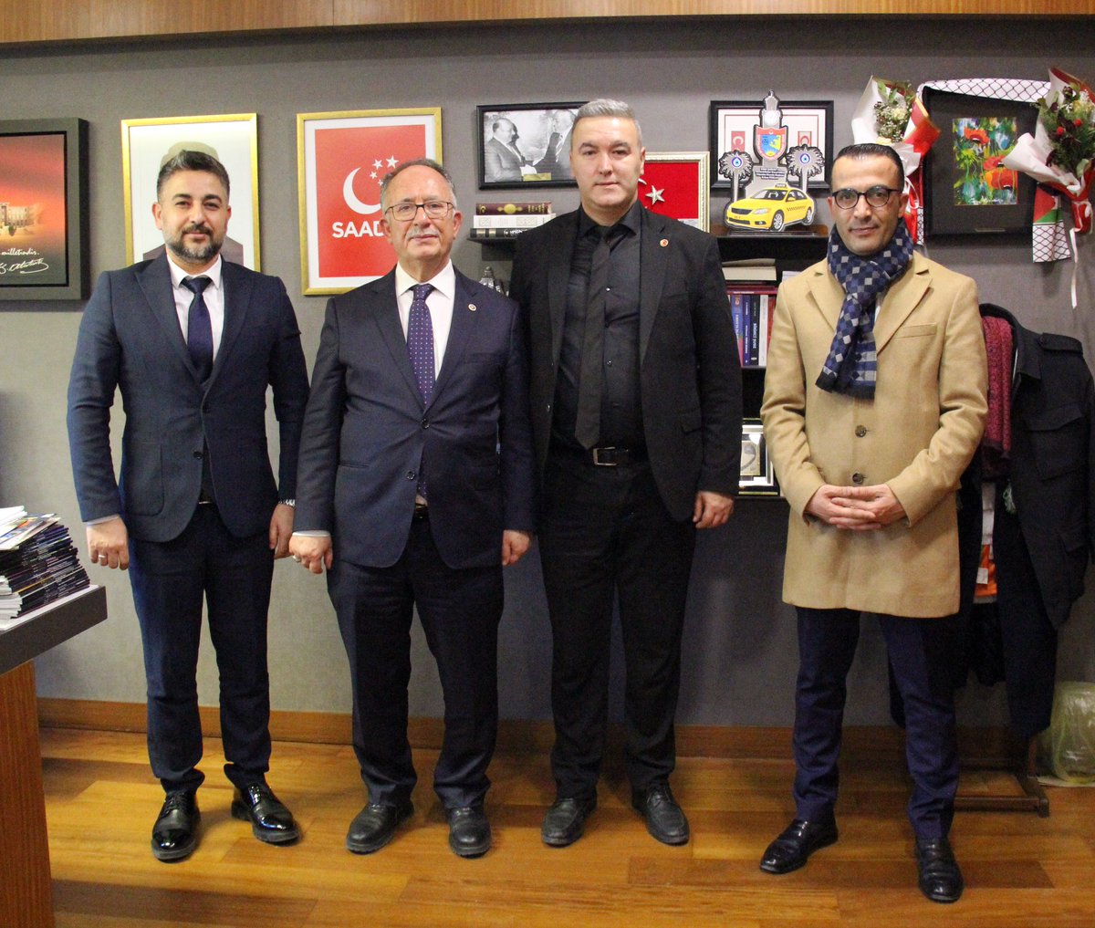 TBMM çalışma ofisimizde ziyaretimize gelen Diploma Denklik Mağdurları Derneği Genel Başkanı Sayın Ahmet Özdemir ile Yönetim Kurulu Üyeleri Sayın Akın Dönmez ve Sayın Serkan Sayır’a nazik ziyaretlerinden dolayı teşekkür ediyorum.