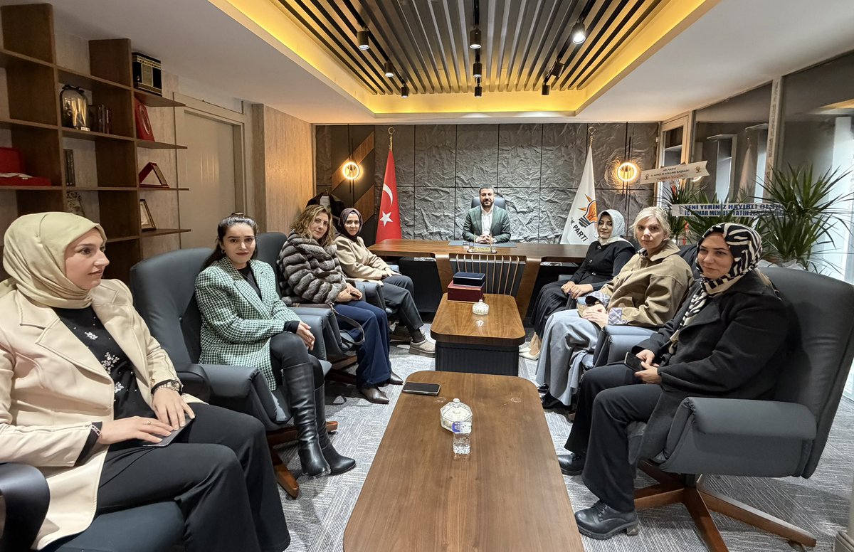 KADEM İl Temsilcisi Sn. Ayşe Çetinkaya ve beraberindeki heyet,
Başkanımız Sayın Av. Orhan Çelik’i makamında ziyaret ettiler.
Kadın, aile ve toplumsal değerler ekseninde yürütülen çalışmalarımız da
güçlü iş birlikleriyle geleceği birlikte inşa etmeye devam edeceğiz.

<a href="/RTErdogan/">Recep Tayyip Erdoğan</a>