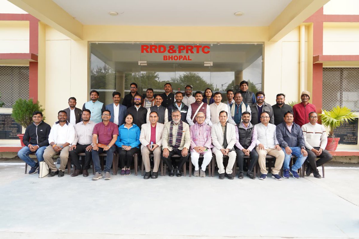 Prahlad Singh Patel ( वृक्ष से जल, जल से जीवन) tweet media