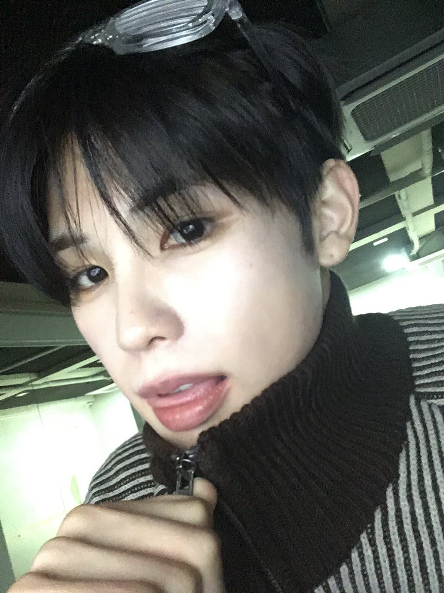 XODIAC_MEMBERS's tweet image. [#규민🐶] 

쏘요일 쏘블리 생각하는 요일🩵

#XODIAC #소디엑 #GYUMIN #규민 #똑똑똑_귬이등장