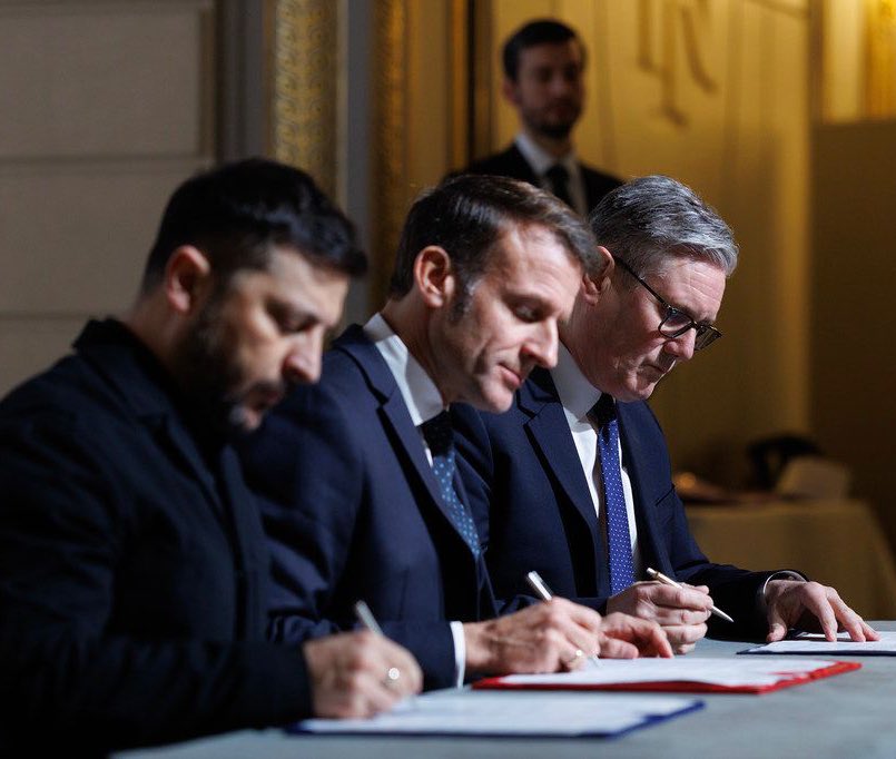 SamGSherman's tweet image. Le Royaume-Uni 🇬🇧, la France 🇫🇷 et nos partenaires sont fermement solidaires de l'Ukraine. Comme l'a déclaré le Premier ministre, cette déclaration s'inscrit dans notre engagement indéfectible à soutenir l'Ukraine sur le long terme

gov.uk/government/pub…