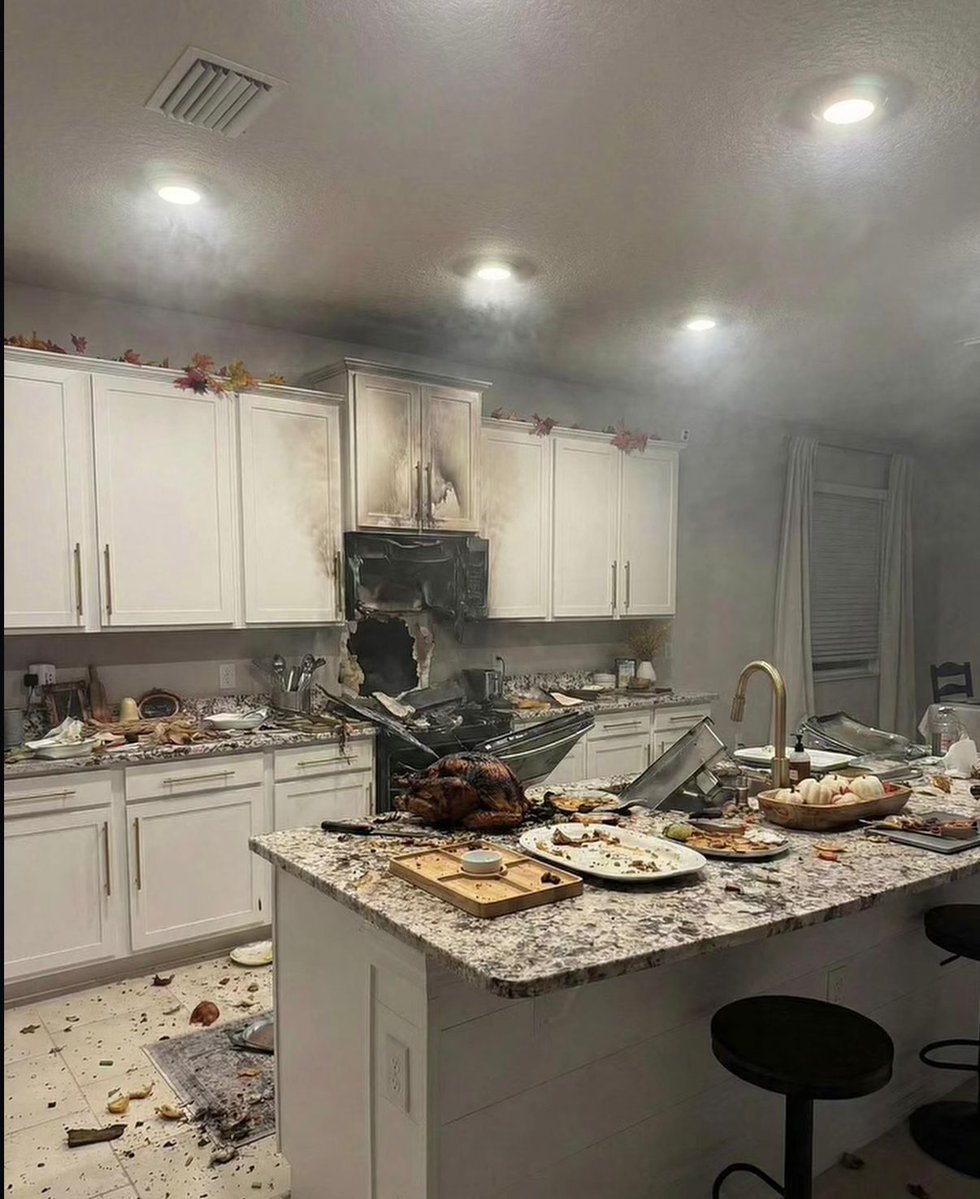 CardsGoBumBum's tweet image. ⠀

WHO DID DIS .ᐟ.ᐣ.ᐟ.ᐣ.ᐣ.ᐟ.ᐣ.ᐟ.ᐣ.ᐟ.ᐣ

⠀