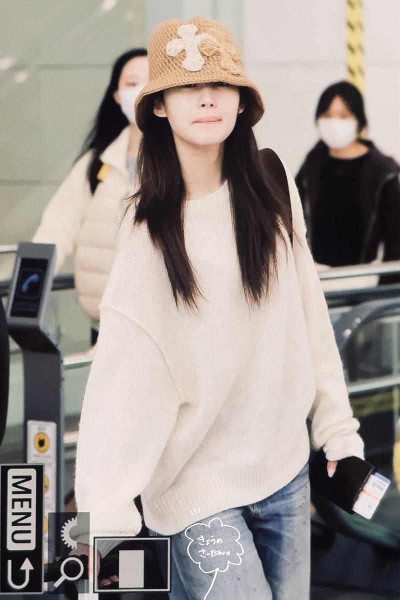 TWICEサナ様のこの”シンプル可愛い”なコーデが飽きないし結局いっち