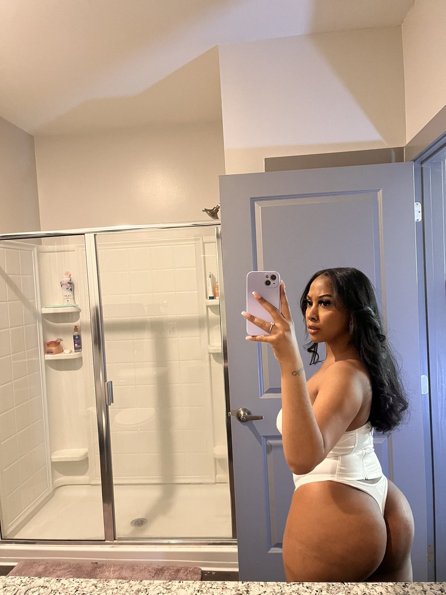 JADAlynnn5's tweet image. All eyes on me🪄