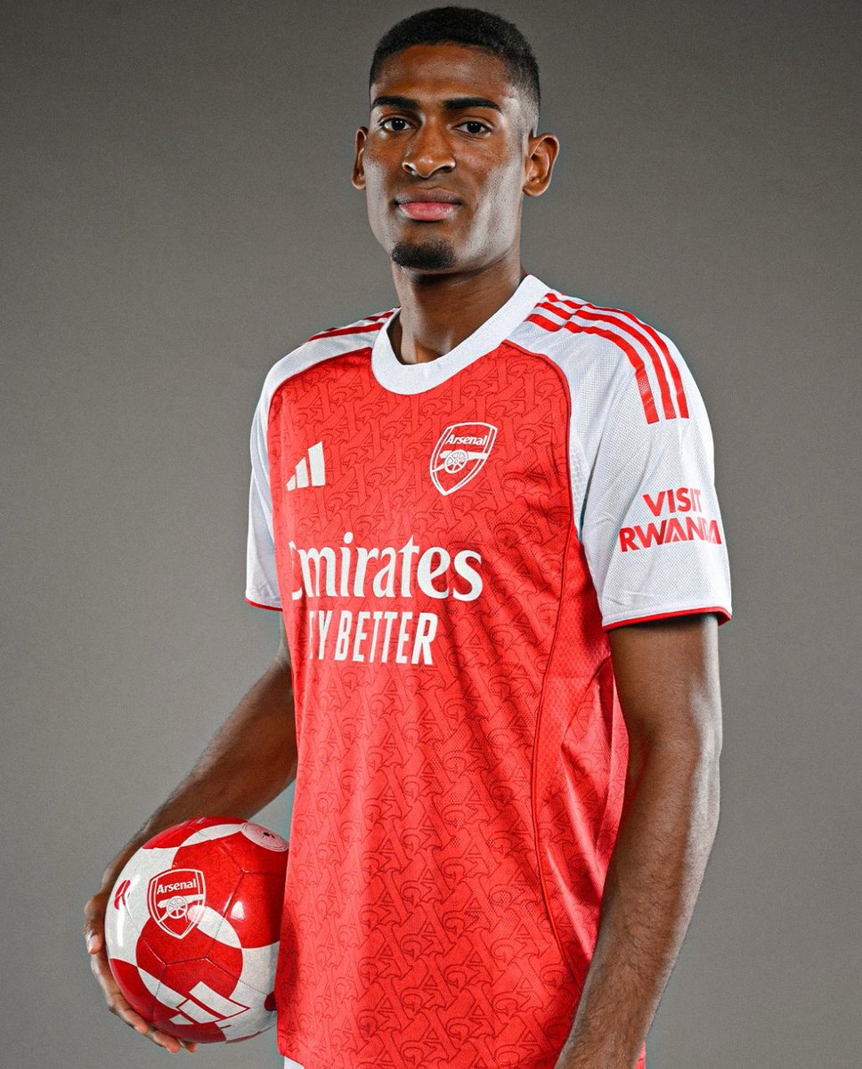 propsMCFC's tweet image. €110 million spent on 2 randoms but somehow we’re not allowed to buy a defender 😂😂