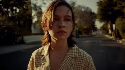 DiscussingFilm's tweet image. ‘BEEF’ Season 2 releases April 16 on Netflix.

The series follows a young couple (Charles Melton &amp;amp; Cailee Spaeny) who witness an alarming fight between their boss and his wife (Oscar Isaac &amp;amp; Carey Mulligan).