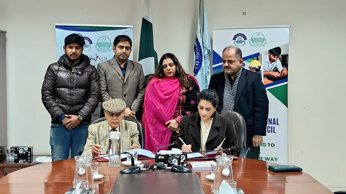 PVTC_Official's tweet photo. PVTC signed an MoU with Golden Girl Cosmetics, extending a partnership in place since 2015.

The agreement includes support for quarterly PVTC Newsletter printing and bi-annual Beautician manuals for trainees.

MoU signed by MD #PVTC Ms. Samia Saleem. https://t.co/KE6xETtDIk