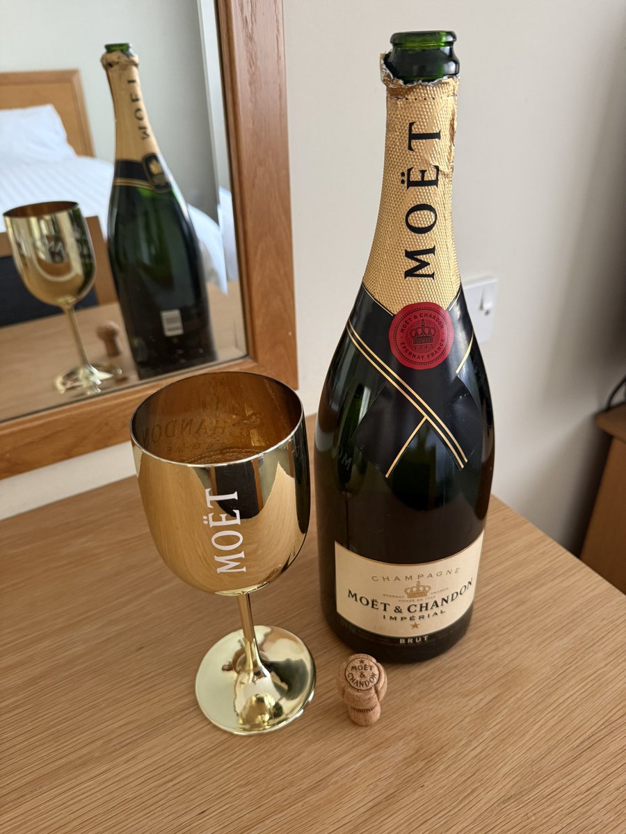 ShineBrightJill's tweet image. It’s not just a Bottle of Moët, it’s a Magnum of Moët! 🥳 Let Round 2 of the Big Birthday Celebrations BEGIN!! 🎊🎉 You’ve got to love a #MoëtMoment! 🥂🍾😜 #Page7of365 😁#LivingTheDream 😉