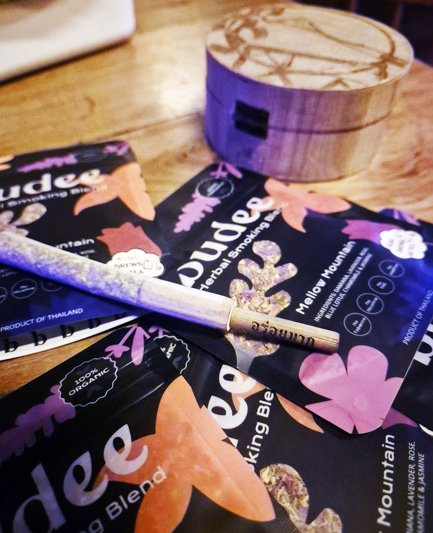 ミーティング完了！まさかのハンドメイドで全部作ってるとかビビった