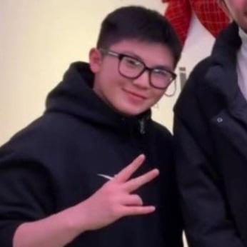 howoosol's tweet image. 🥹🫳