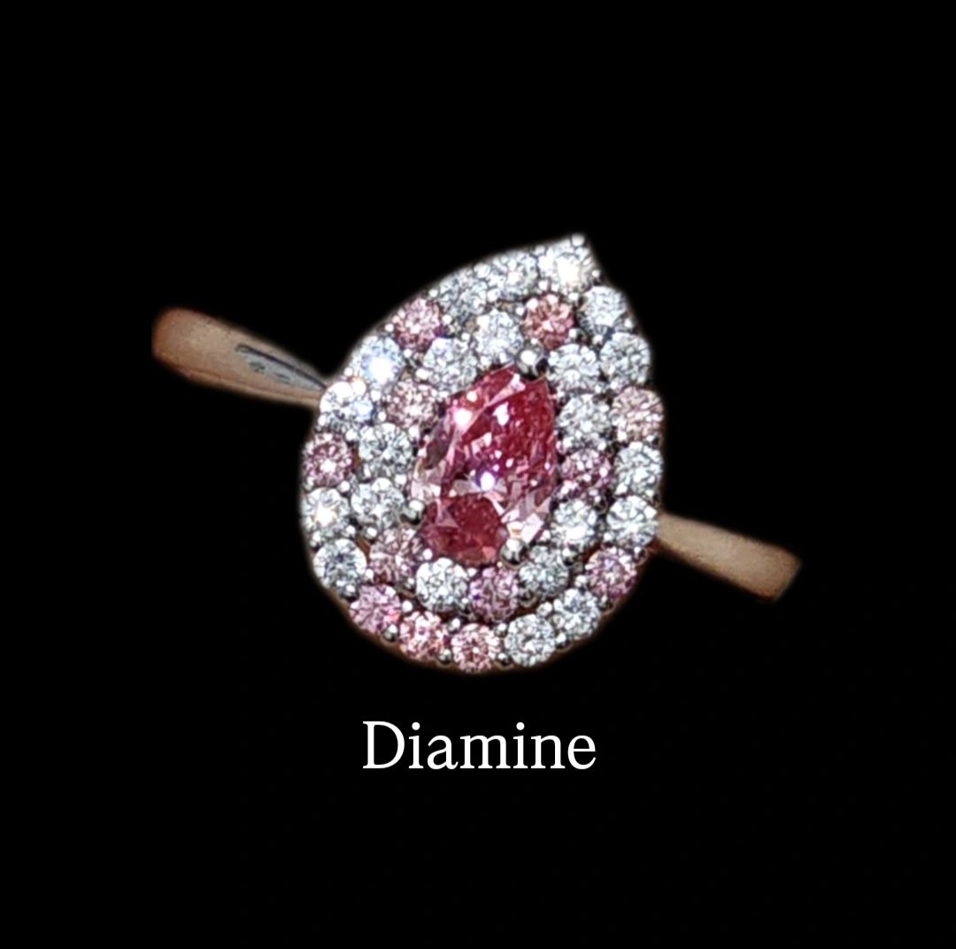 뽀석과 쥬얼리를 사랑하지만 소유하기보다는 여러가지를 제작하는 것을 더 좋아하는 편인데 종종 주얼리를 만들고 나서 결과물을 보면 소유하고 싶은 제품이 나와버립니다😂 바로 그 중 하나가 이 친구..! 나중에 보내기 싫을 것 같네요..