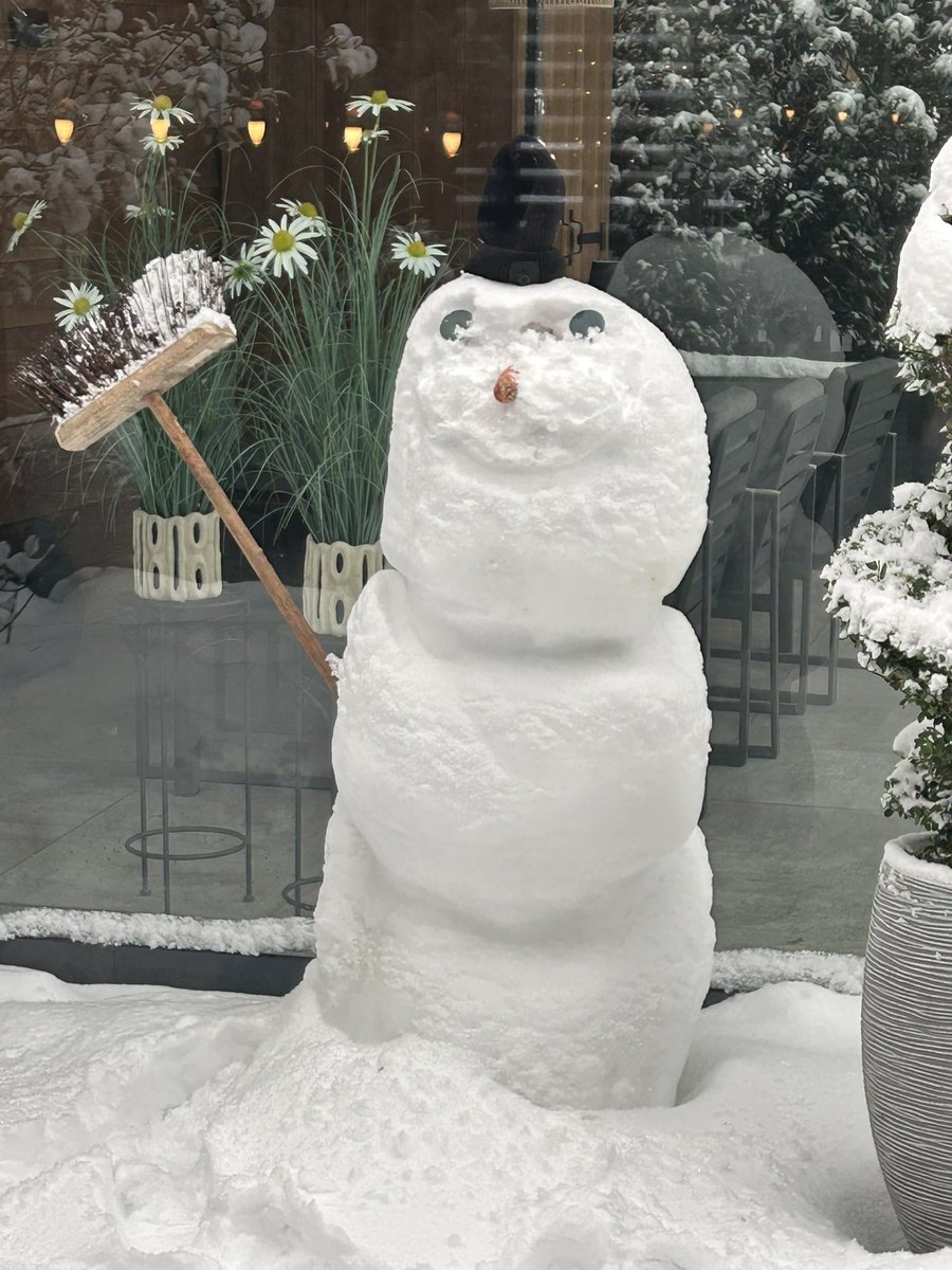 AadPolman's tweet photo. Het kind in mij…..#sneeuw https://t.co/rmnV6tgFgz