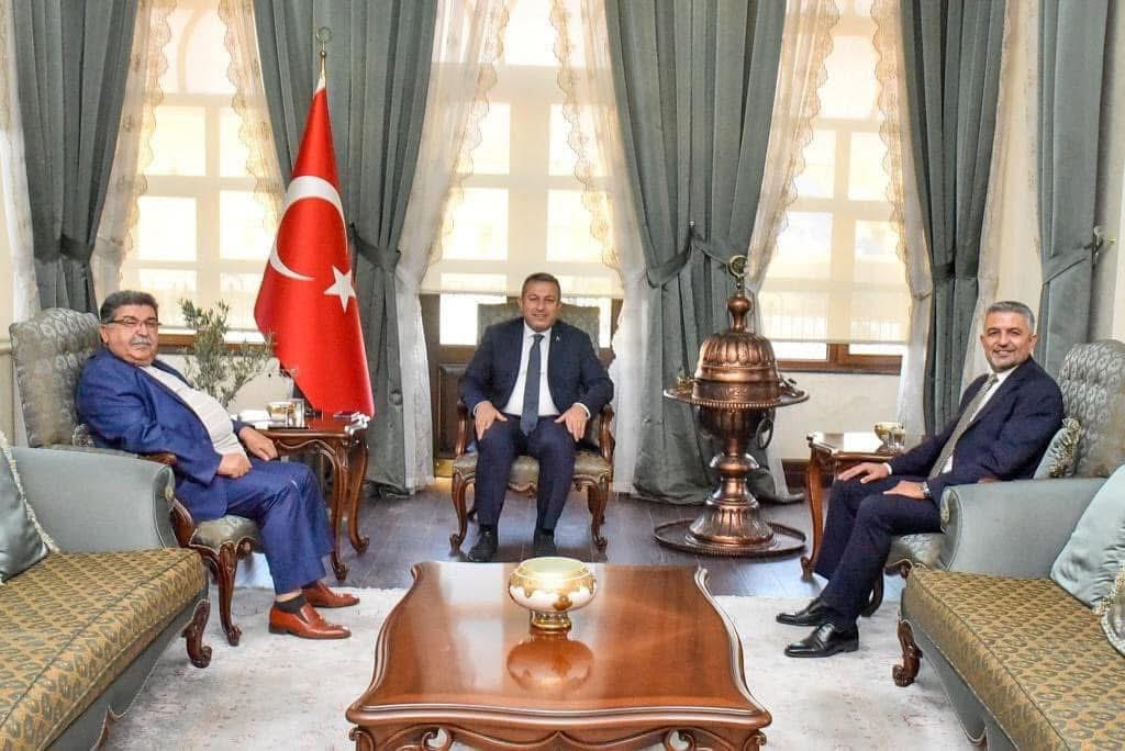 Cumhurbaşkanımız Sayın Recep Tayyip ERDOĞAN’ın tensipleriyle Trabzon valiliğine atanan Kilis Valimiz Sayın Tahir ŞAHİN’e memleketimize vermiş olduğu emeklerden ve özverili çalışmalarından dolayı teşekkür ediyorum.
Yolunuz açık olsun.
<a href="/RTErdogan/">Recep Tayyip Erdoğan</a> 
<a href="/kilisvaliligi/">T.C. Kilis Valiliği</a> 
<a href="/tahirshn_mia/">Tahir Şahin</a>