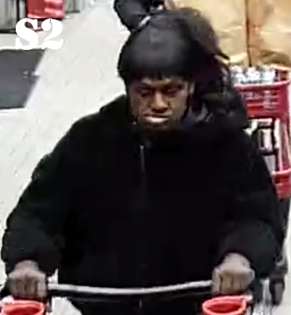 GreecePoliceNY's tweet photo. ⚡️#SUSPECT1 HAS BEEN #IDENTIFIED⚡️
👉 Do you recognize #SUSPECT2?
Submit an anonymous tip by 📲 calling the GPD tip line @ 585-581-4016 or 📨email tips to GPDTips@GreeceNY.gov
REFERENCE#081452 https://t.co/g4MoL7nm0b