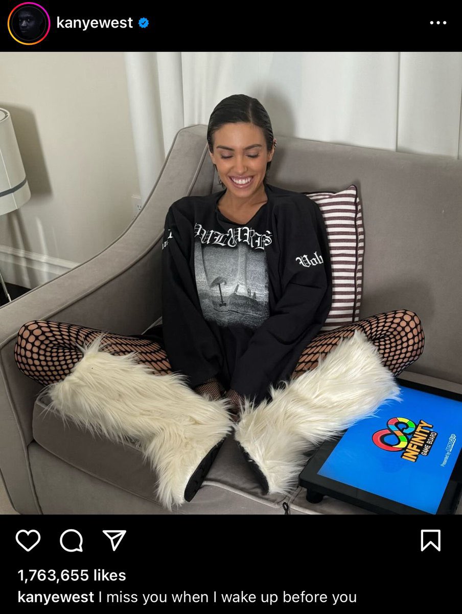 dr3monia's tweet image. #Wednesday