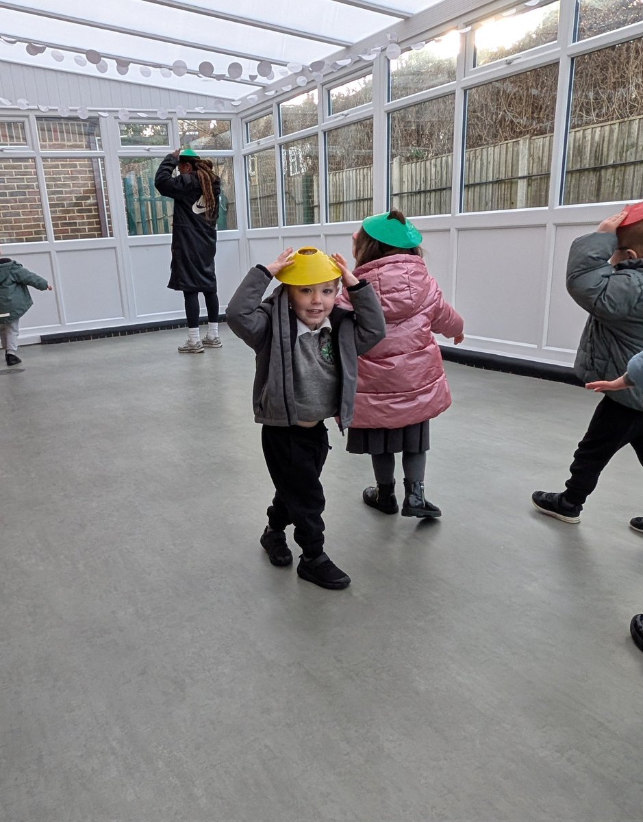 ManorParkSchSM1's tweet photo. Nursery has a fantastic time in PE pretending to go to the Circus. We practised balancing cones and bouncing/catching the ball. #MPPApe https://t.co/bAPbq4PkOn