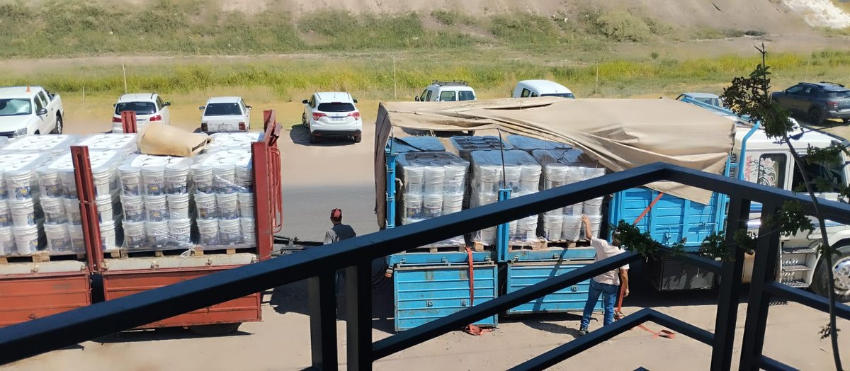 Comenzamos la entrega de pintura a todos los edificios escolares. Por tercer año consecutivo y con una inversión de +800millones trabajamos para tener la escuelas pintadas. Sumado a los trabajos de reparación.  <a href="/educultuydge/">Educación, Cultura, Infancias y DGE</a> <a href="/TadeoGZ/">Tadeo Garcia Zalazar</a> <a href="/educultuydge/">Educación, Cultura, Infancias y DGE</a>