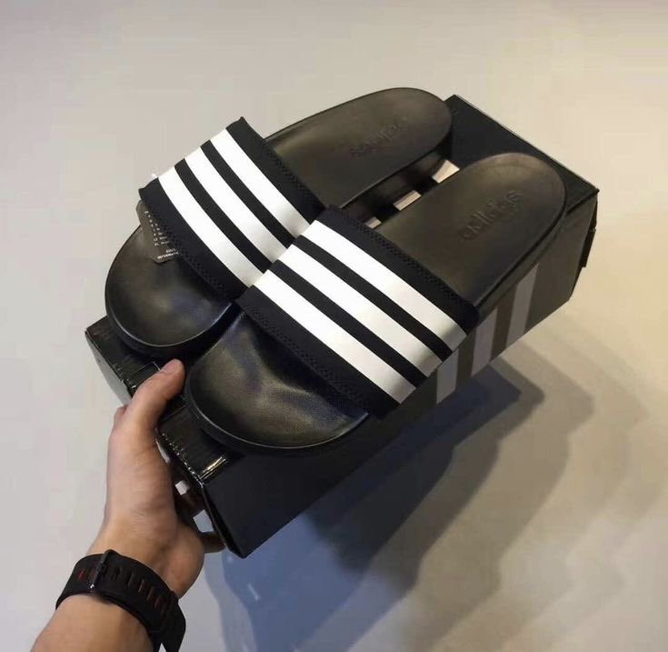 Imnot_bolu's tweet image. Nike.                          Or.               Adidas