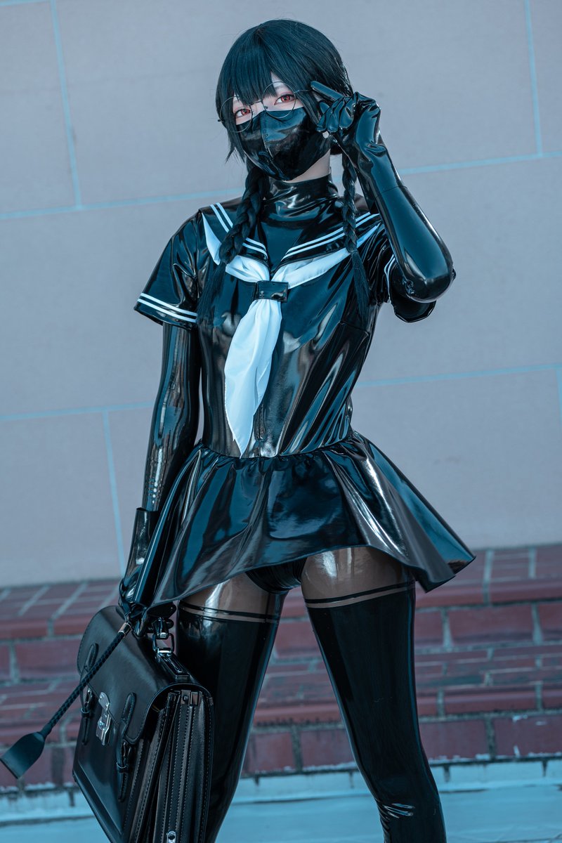 #無言でぴっちりスーツをあげる見た人もやる