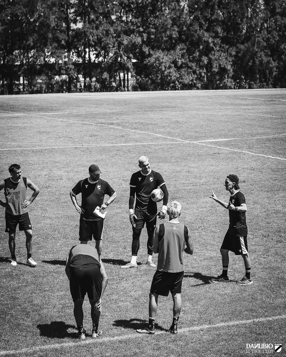 Miércoles en blanco y negro ☑️