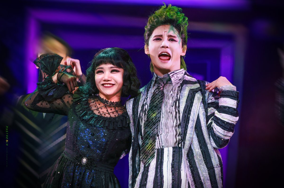 mystarxia's tweet image. 260106 뮤지컬 비틀쥬스 커튼콜 데이
김준수 비틀쥰스 👻
#김준수 #XIA #비틀쥬스

&amp;gt;&amp;gt;&amp;gt; 업로드 완료! 💚🖤🤍
🔗mystarxia.tistory.com/302