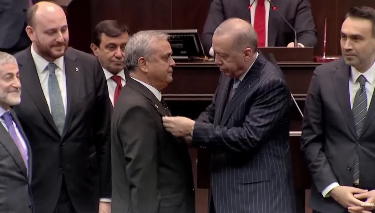 Genel Başkanımız ve Cumhurbaşkanımız tarafından bugün gerçekleştirilen TBMM Grup Toplantımızda rozetleri takılarak AK Partimize katılan İstanbul Milletvekili Sayın İsa Mesih Şahin, Mersin Milletvekili Sayın Hasan Ufuk Çakır ve Kahramanmaraş Milletvekili Sayın İrfan Karatutlu’nu