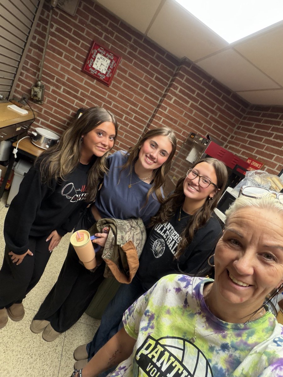 WesternPanthersVB tweet media