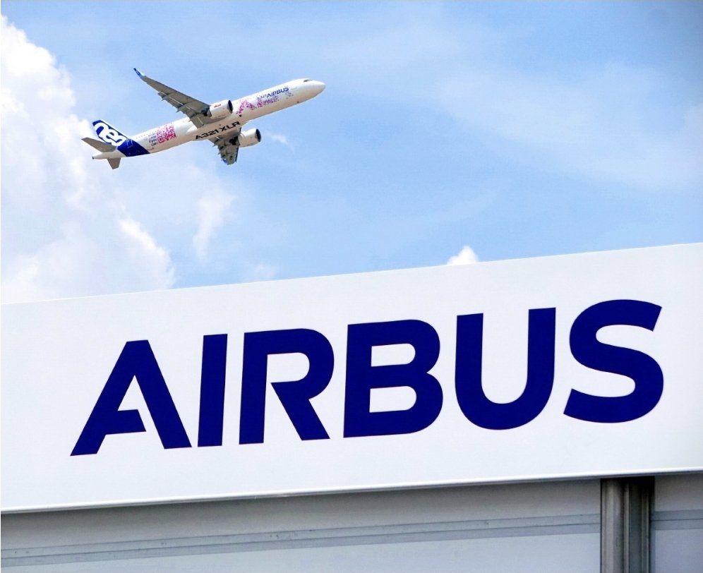 Enel_Aire's tweet image. De acuerdo con medios internacionales, el fabricante aeronáutico #Airbus cerró el año 2025 con 793 #aviones comerciales entregados a clientes, superando ligeramente su objetivo anual revisado, que apuntaba a “alrededor de 790” unidades. 

enelaire.mx/airbus-cierra-…