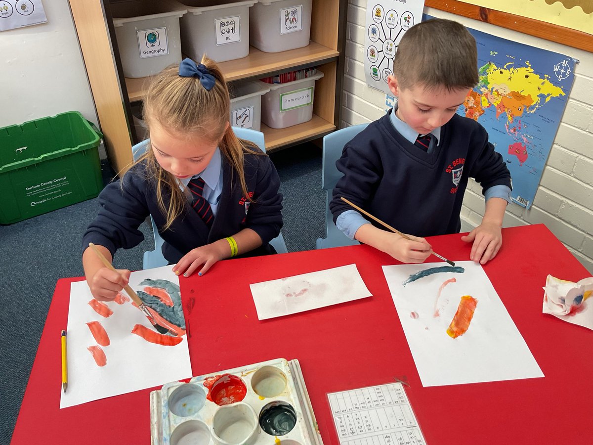 Year 1 has enjoyed investigating mixing primary colours to make secondary colours. 
Can you remember the three primary colours?
🎨