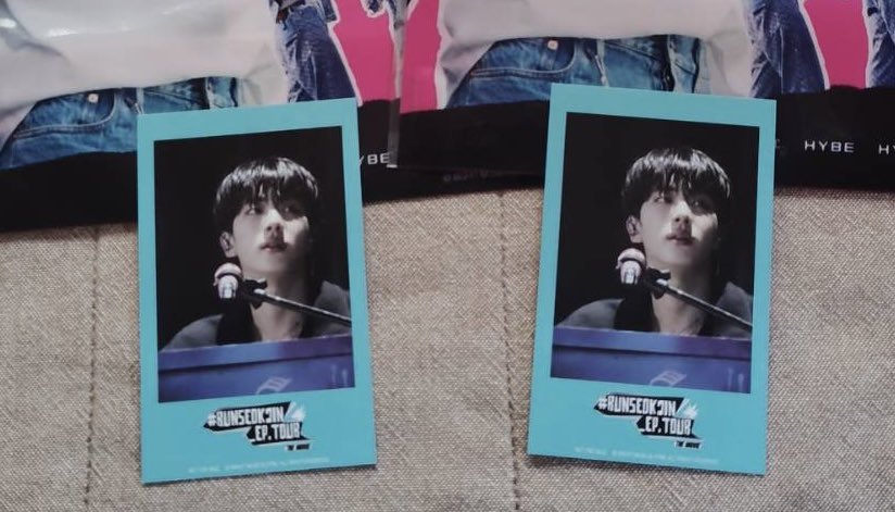 RUNSEOKJIN EP_TOUR THE MOVIE
ジン JIN ソクジン
ポップコーンバッグ 特典 カード 交換

またもや被ってしまったため交換さがしております！

【譲】ブルー×1
【求】ピンク×1

郵送📮交換希望

交換いただける方いらっしゃいましたらご連絡ください🙇‍♀️