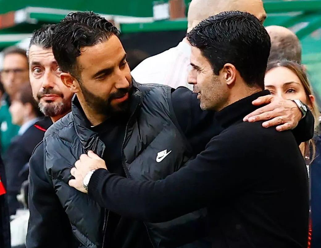 IDGoonerscom's tweet photo. Arteta tentang pemecatan Amorim:
“Selalu menyedihkan melihat seorang kolega kehilangan pekerjaannya.”

Q: “Apa rahasia masa tinggal Anda yang panjang (alias awet) di Arsenal?”

Arteta: “Anda membutuhkan dukungan dari manajemen dan staf.” https://t.co/s0PTEYZ013