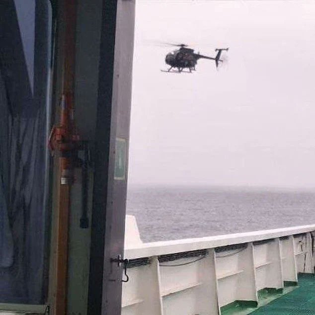 CerfiaFR's tweet image. 🚨🇺🇸🇷🇺🇻🇪 ALERTE INFO | Les forces américaines ont SAISI un pétrolier RUSSE dans l'Atlantique, près de l’Islande, dans le cadre de leur BLOCUS contre le Venezuela. (AFP)