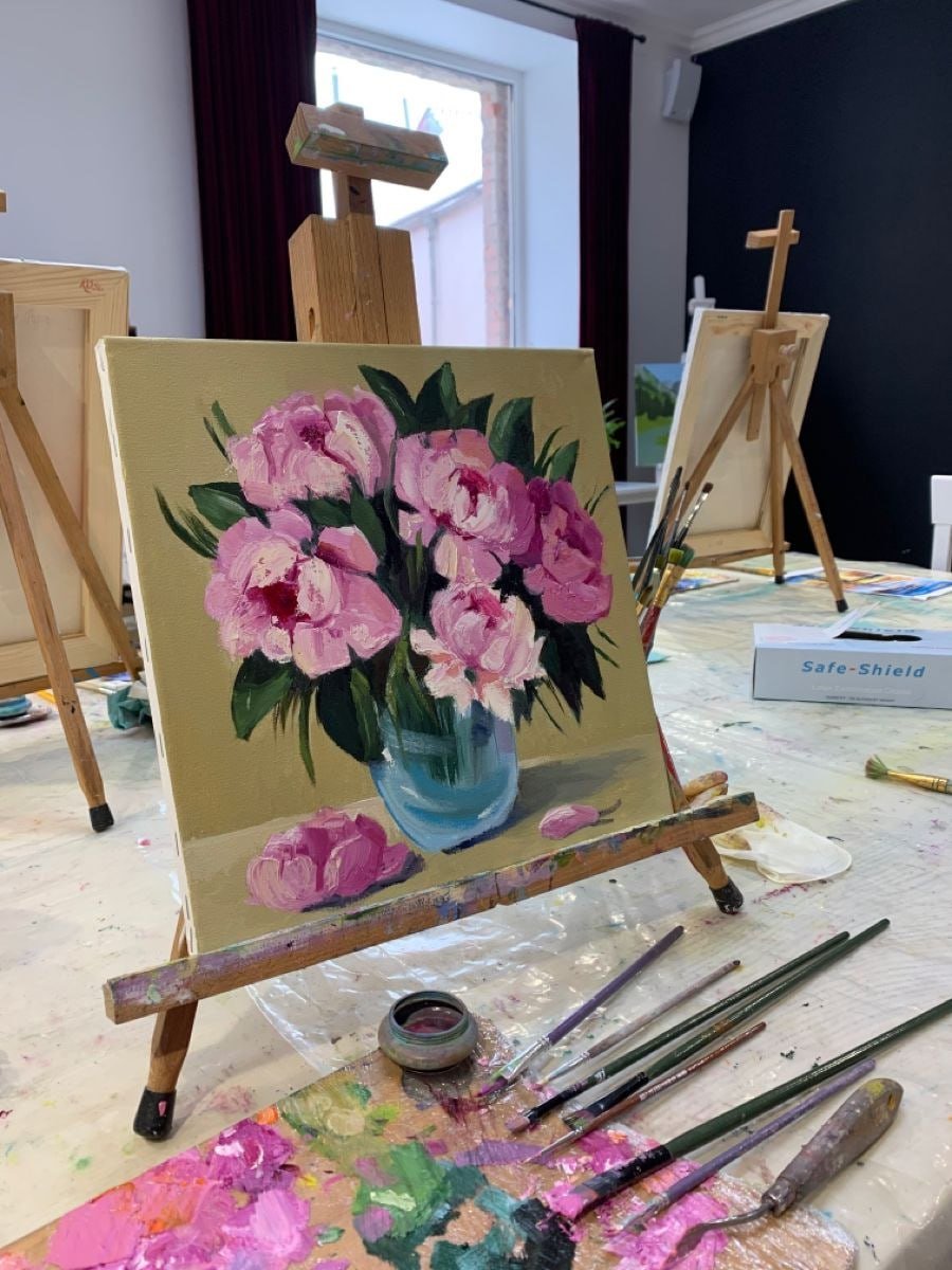_artharbor's tweet image. Soft pink blooms captured in brushstrokes, turning quiet moments into art.