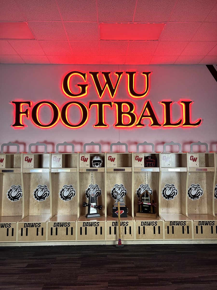 Coach Mike Walker tweet media